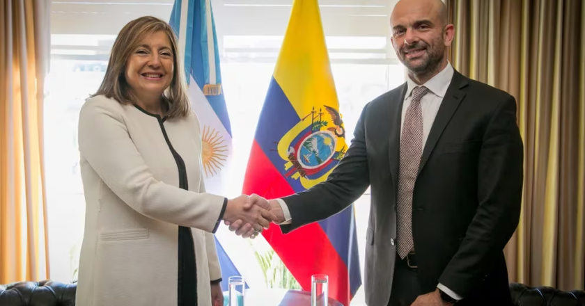 La Argentina y Ecuador avanzan en la política de ampliación del transporte aéreo