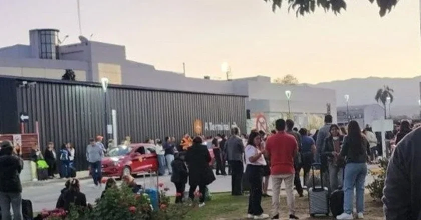 Evacuaron el aeropuerto de Salta por una falsa amenaza de bomba