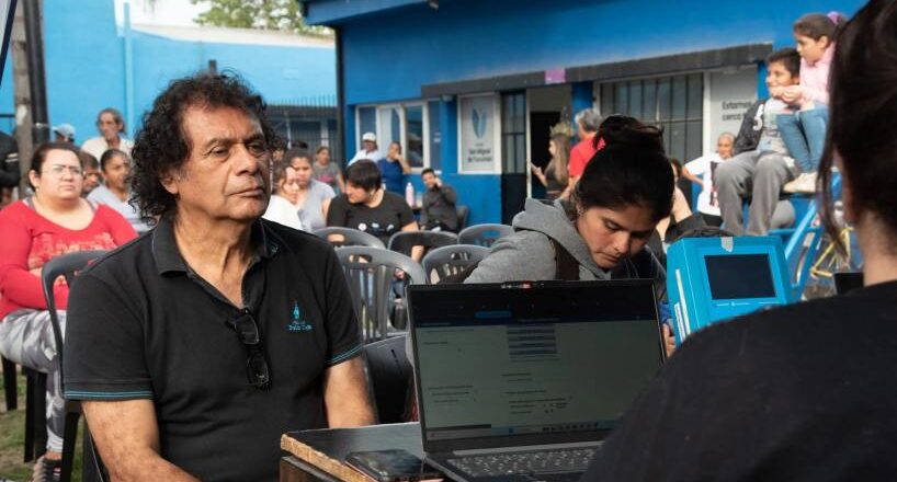 El Municipio de San miguel de Tucumán entrega tarjetas SUBE gratis a vecinos de barrios periféricos