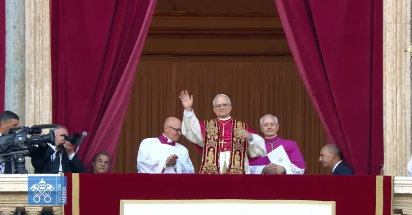 Humo blanco en el Vaticano: León XIV es el nuevo papa