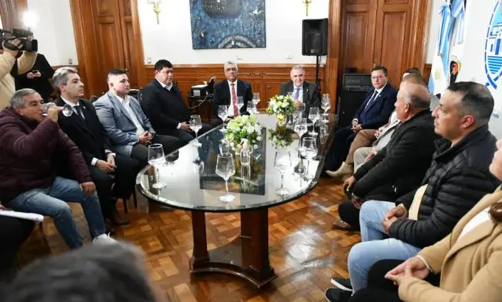 El gobernador interviene para frenar 66 despidos de la empresa Coca-Cola en el ingenio Bella Vista