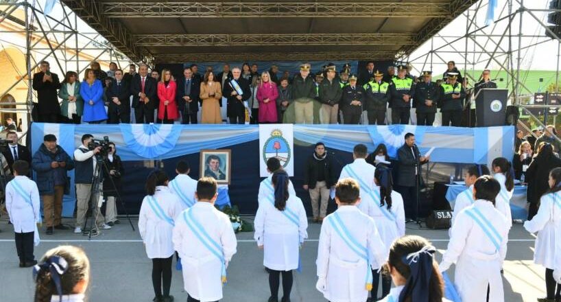 “Quedará grabado en su corazón”: Jaldo tomó la promesa de lealtad a la Bandera en Trancas