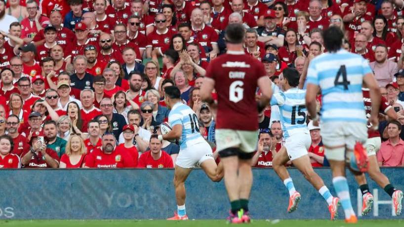 Con una actuación descollante del tucumano Tomás Albornoz, Los Pumas hicieron historia en Dublin