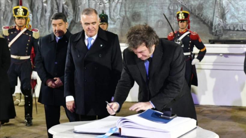 Desde Buenos Aires, aseguran que Milei sólo será parte de la vigilia del 8 de julio en Tucumán
