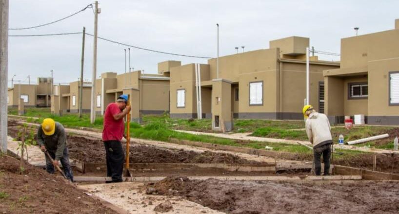 En Tucumán se están construyendo 1.200 viviendas y se reactivarán otras 555 en un mes