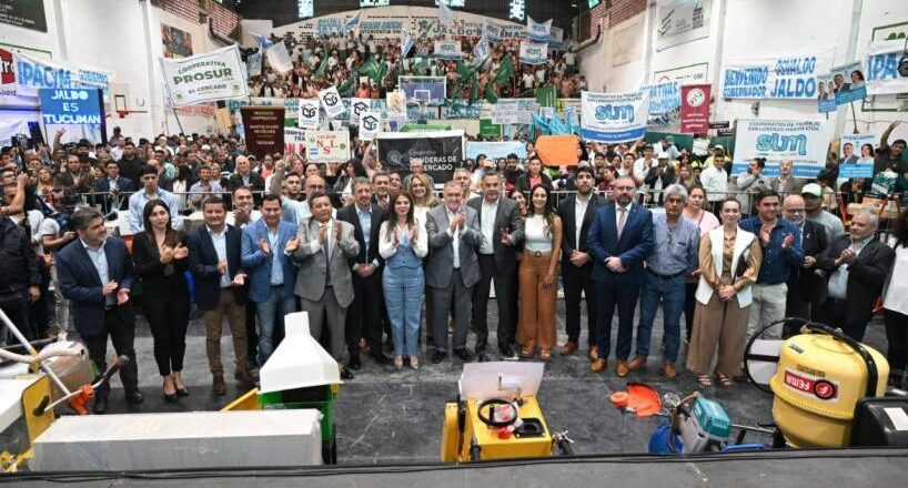 Jaldo entregó herramientas y fondos a cooperativas: “La gente no quiere que le den algo de arriba”