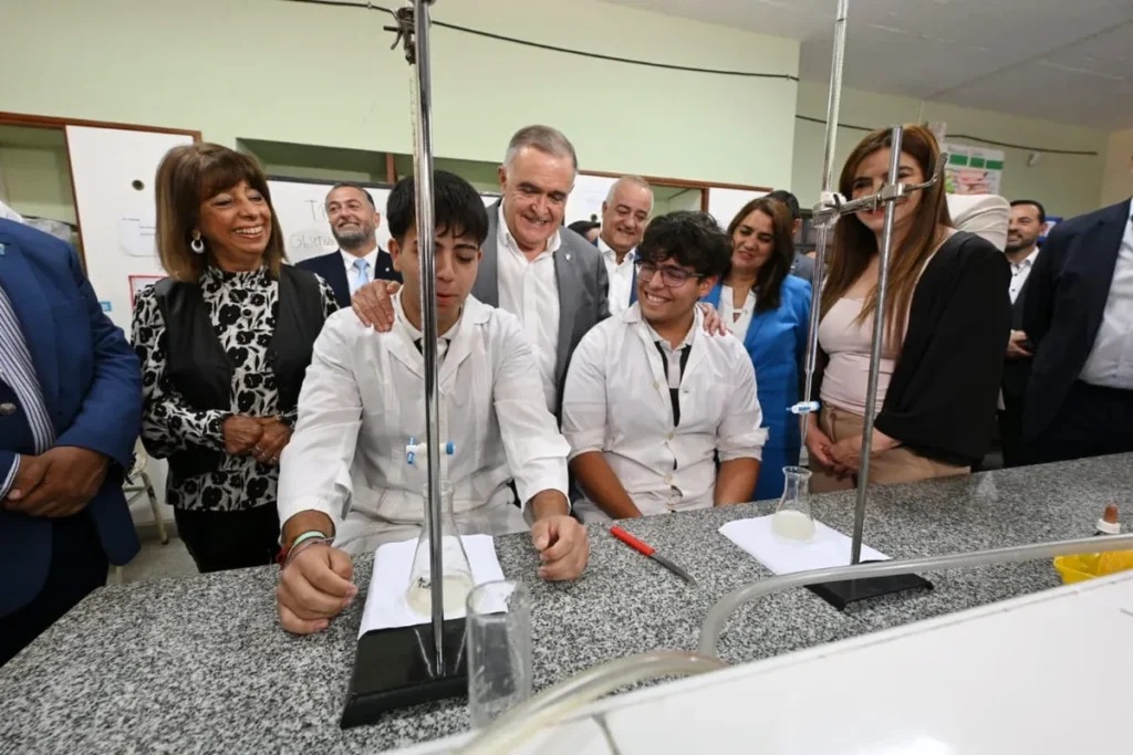 Jaldo visitó la Escuela Técnica N°2 Lomas de Tafí