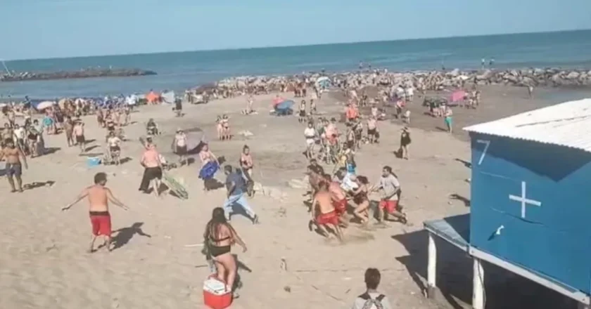 Mar Chiquita: dos tucumanos se descompensaron tras la ola gigante