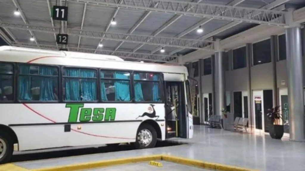 Por las fuertes lluvias, los ómnibus de la empresa TESA reducen recorrido
