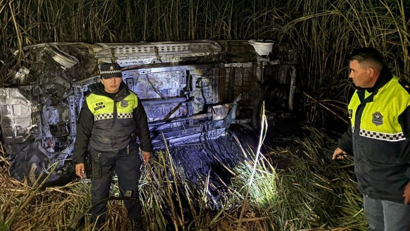 Vuelco e incendio: sobreviven tras chocar un caballo con su camioneta al sur de Tucumán