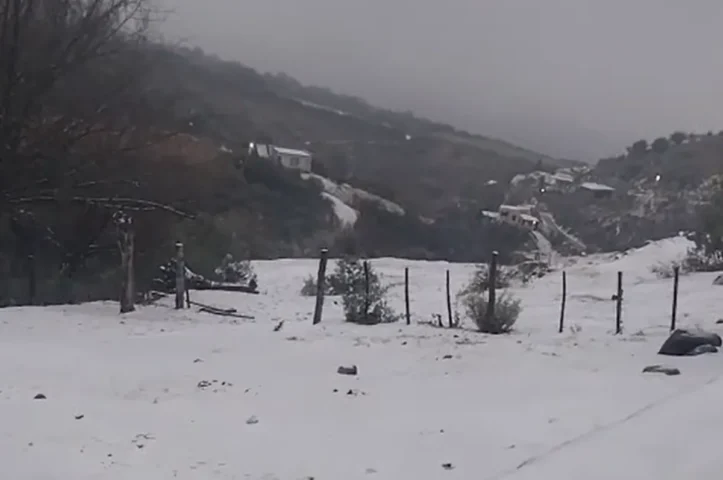 El frío se hace sentir en Tucumán: nevó en los valles