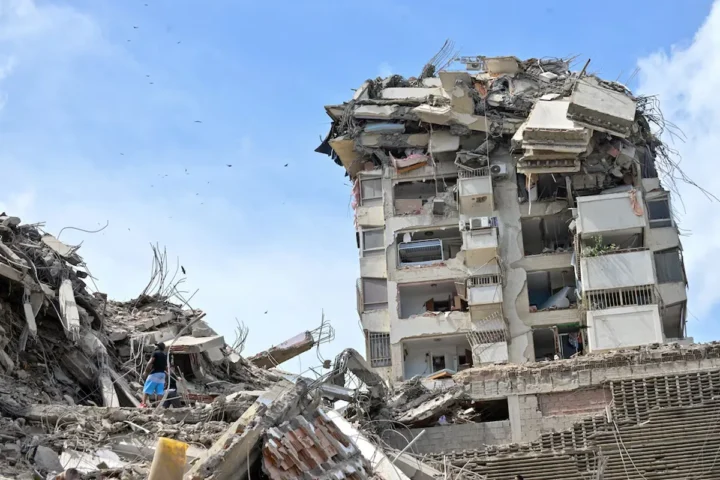 Venezuela: aumentan a 920 los muertos por los terremotos