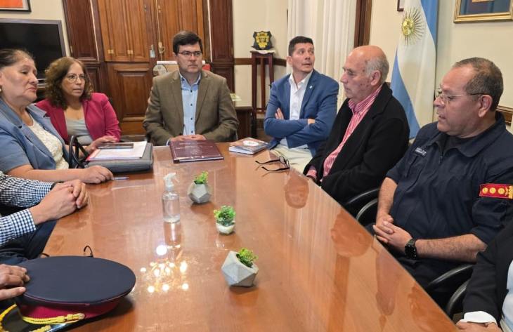 Subsidios, seguros y equipamiento: el ministro de Seguridad se reunió con Bomberos Voluntarios