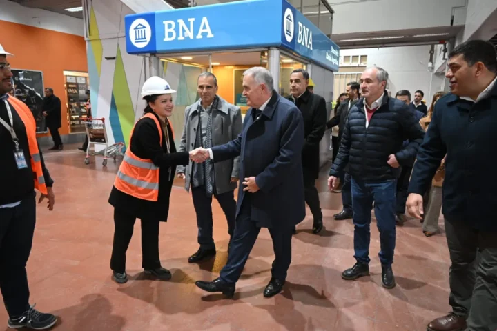 El gobernador supervisó las obras en el aeropuerto Benjamín Matienzo