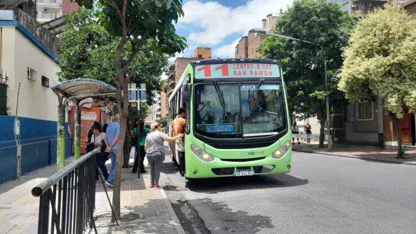 UTA suspendió el paro y seguirá negociando con los empresarios